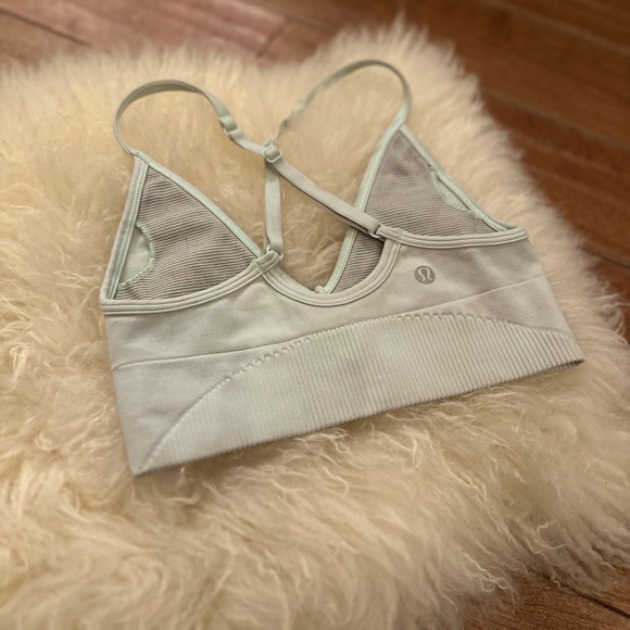 Used (Very Good Condition) - Lululemon Sports Awakening Bra Earl Grey - Picture 2 of 4